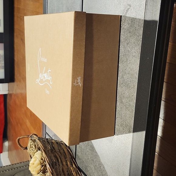 Christian Louboutin Paris Brown Box - Picture 4 of 11